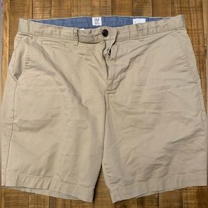 Men’s 10" Vintage Shorts - GAP - iconic / khaki / tan (Size 34)